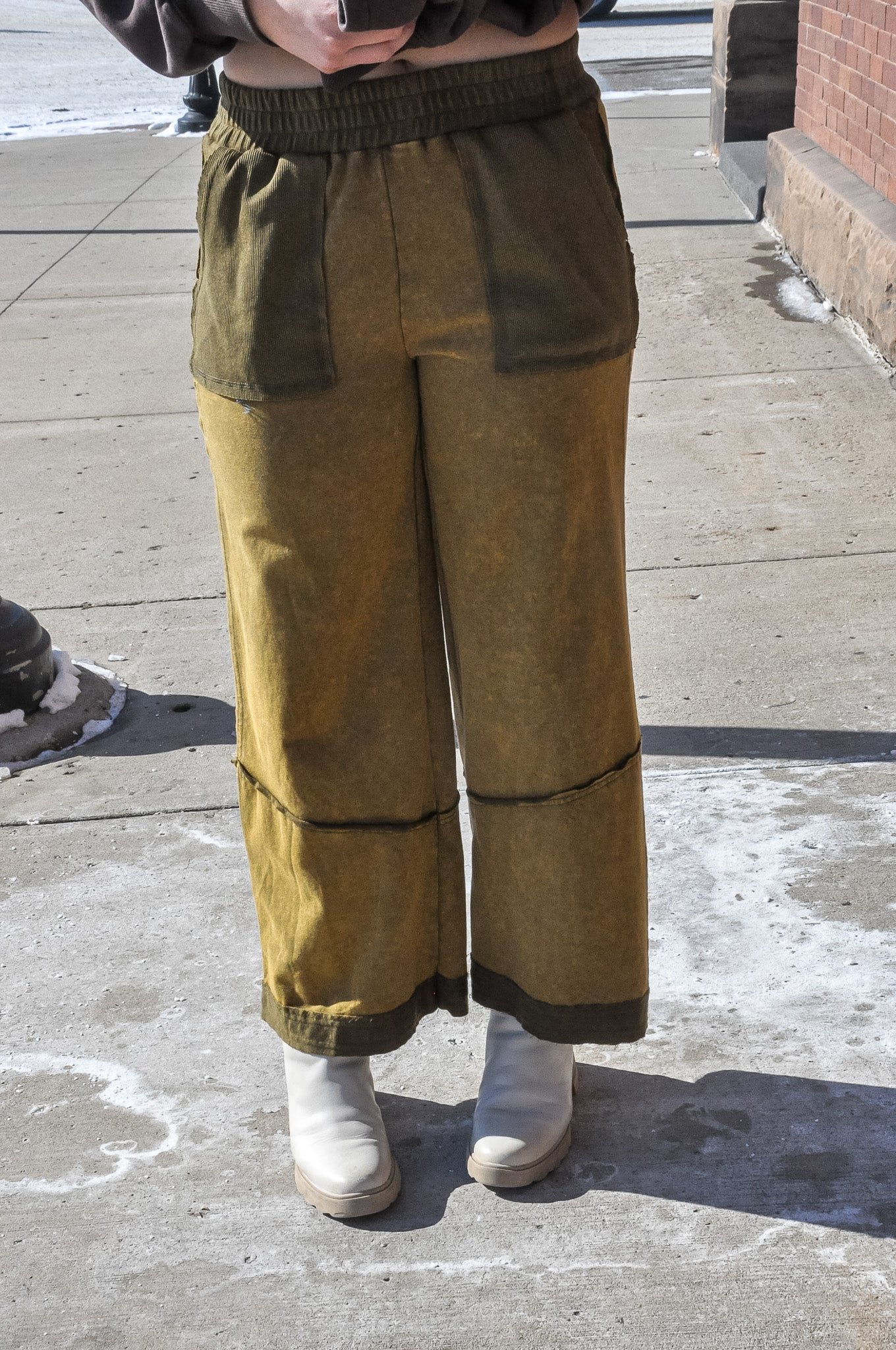 WandaWashedFrenchTerryPants_2_8485c12f-c7a1-4c08-bb4e-fdce981283f3.jpg